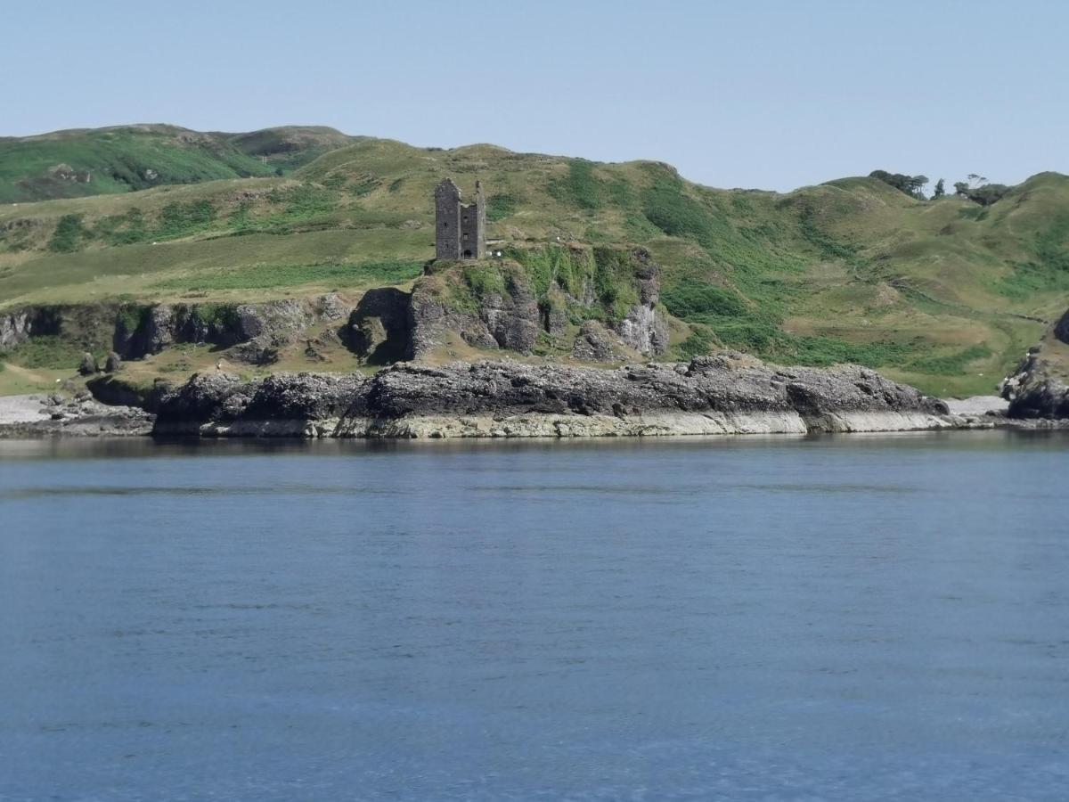 Oban Youth Hostel Eksteriør billede Dunskey Castle
